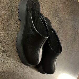 Women’s clogs